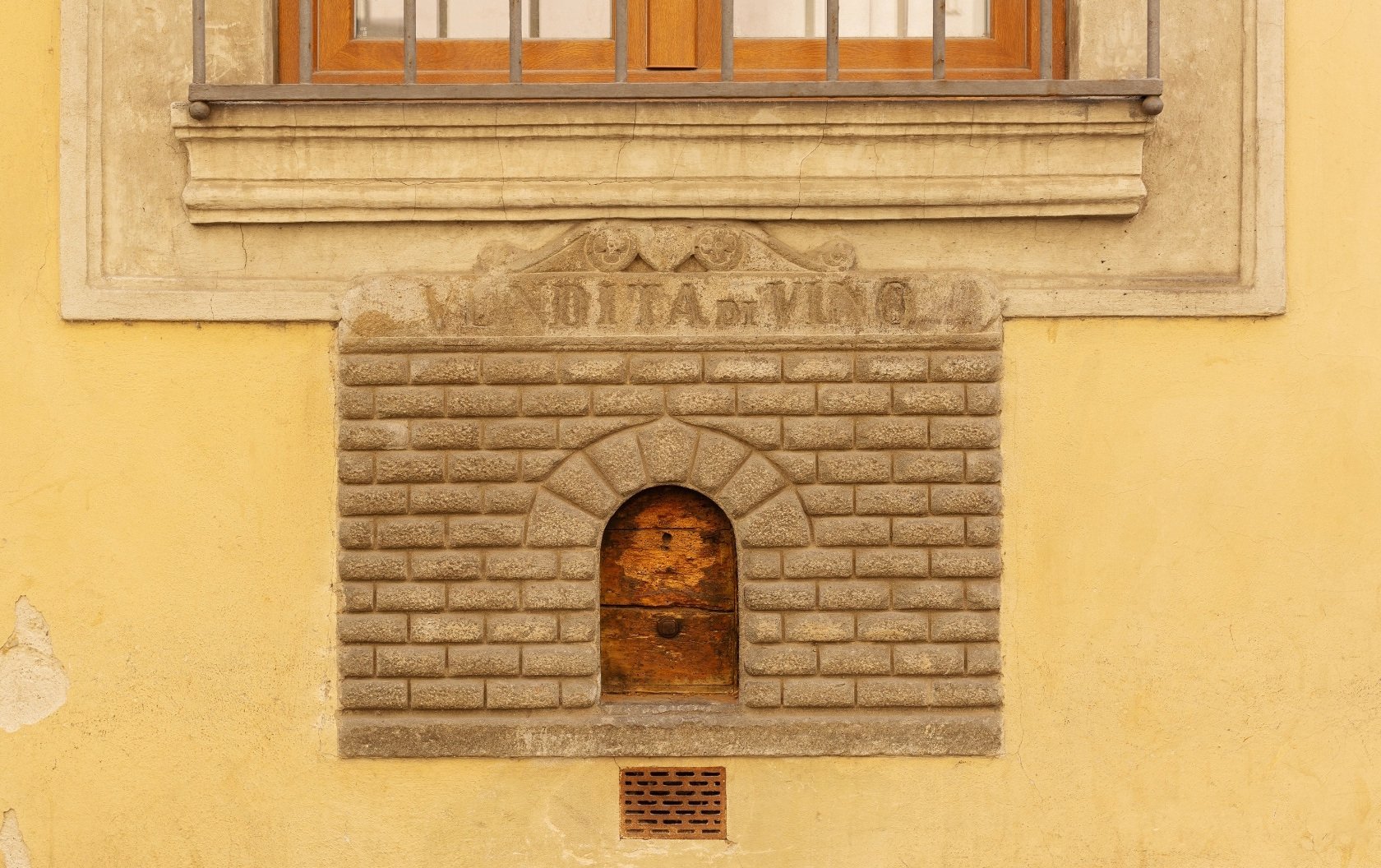 Florence wine windows