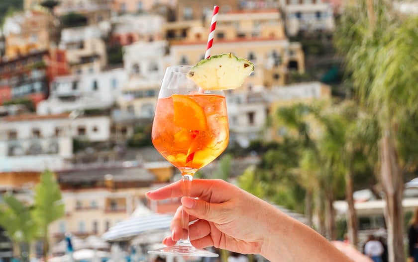 Spritzes, Sunshine & the Sweet Life – Savor It All in Italy This Summer!